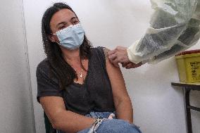 Teachers And Assistants Vaccinated Against Covid 19 - Lisbon