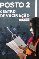Teachers And Assistants Vaccinated Against Covid 19 - Lisbon