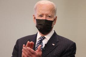 President Biden visits a vaccination site in Virginia