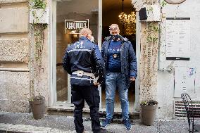 Restaurateur Opens His Restaurant Despite Lockdown - Rome