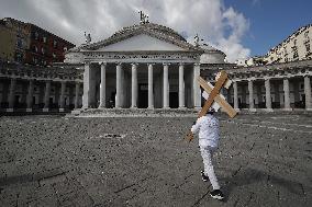 Protest By Traders Demanding Refunds After Lockdown - Naples