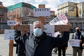 Protest By Traders Demanding Refunds After Lockdown - Naples