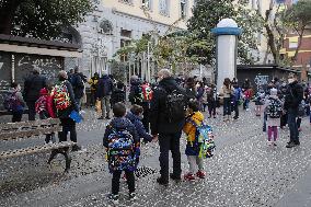 Schools Reopen After Months Of Closure - Naples