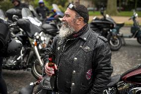 Bikers demonstrate - Paris