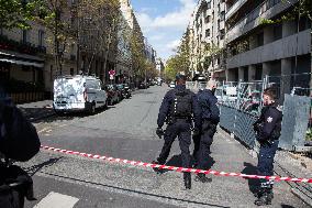 A Gunshot In Front Of A Henri-Dunant Hospital - Paris