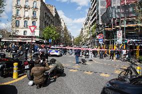 A Gunshot In Front Of A Henri-Dunant Hospital - Paris