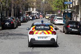 A Gunshot In Front Of A Henri-Dunant Hospital - Paris