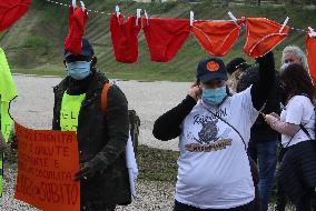 Restaurateurs protest in Rome