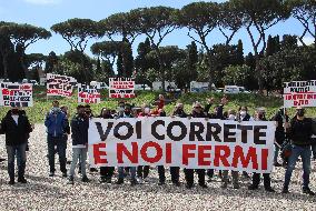 Restaurateurs protest in Rome