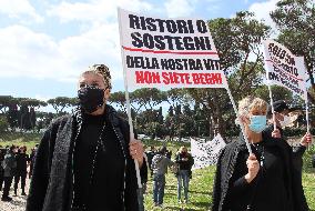 Restaurateurs protest in Rome