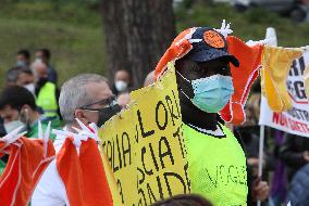 Restaurateurs protest in Rome