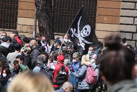 Restaurateurs protest in Rome