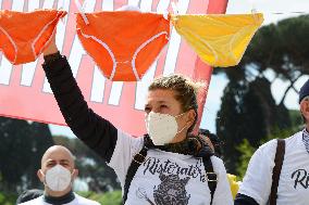 Restaurateurs protest in Rome