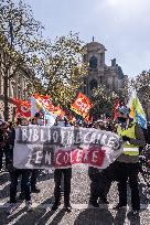 Functionaries Protest in Paris