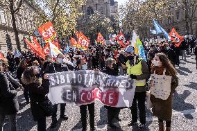 Functionaries Protest in Paris