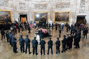 Police Officer William Evans honored In US Capitol - Washington