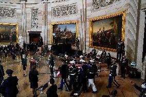 Police Officer William Evans honored In US Capitol - Washington