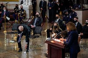 Police Officer William Evans honored In US Capitol - Washington