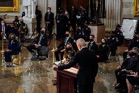 Police Officer William Evans honored In US Capitol - Washington