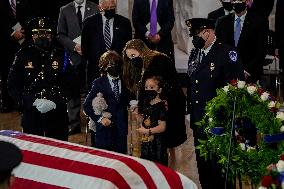 Police Officer William Evans honored In US Capitol - Washington