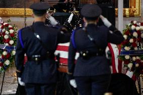 Police Officer William Evans honored In US Capitol - Washington