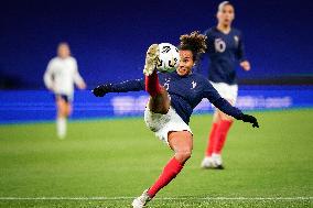 Womens Football Friendly - France v USA