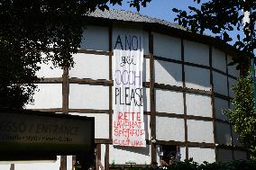 Theater Occupied By Workers Of The Show Business - Rome