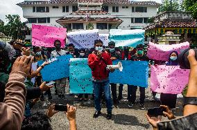 Journalists Protests In The Courtyard Of The Mayor's Office - Medan