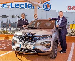 E.Leclerc Rental Agencies Rent Electric Dacia Spring At 5  Per Day - France