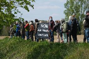 Protest against the Castres-Toulouse motorway project - Teulat