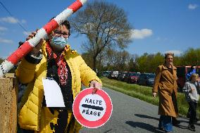 Protest against the Castres-Toulouse motorway project - Teulat