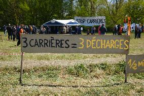 Protest against the Castres-Toulouse motorway project - Teulat