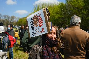 Protest against the Castres-Toulouse motorway project - Teulat