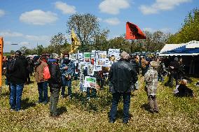 Protest against the Castres-Toulouse motorway project - Teulat