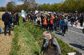 Protest against the Castres-Toulouse motorway project - Teulat