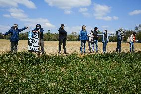 Protest against the Castres-Toulouse motorway project - Teulat