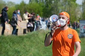 Protest against the Castres-Toulouse motorway project - Teulat