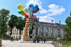 Jeff Koons' The Bouquet of Tulips at Petit Palais - Paris