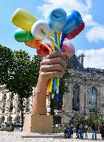 Jeff Koons' The Bouquet of Tulips at Petit Palais - Paris