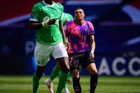 Ligue 1 - PSG v Saint Etienne