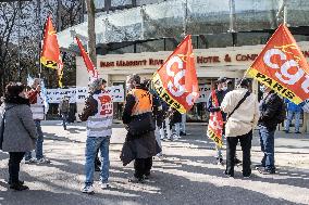 Protest outside the Marriott hotel  - Paris