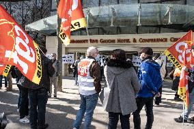 Protest outside the Marriott hotel  - Paris