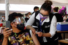 Pfizer BioNTech Covid-19 Mass Vaccination - Mexico