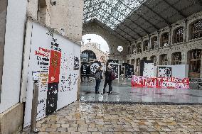 The Intermittents Of The Show Occupy The 104 - Paris