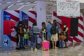 Mexico City Airport Full During Yellow Alert By Covid-19