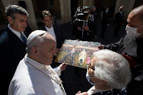 Pope Francis Meets Survivor To Auschwitz - Vatican