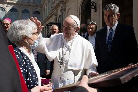 Pope Francis Meets Survivor To Auschwitz - Vatican