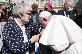 Pope Francis Meets Survivor To Auschwitz - Vatican