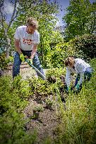 Royals Volunteer During National Voluntary Event NLDoet - Oestgeest