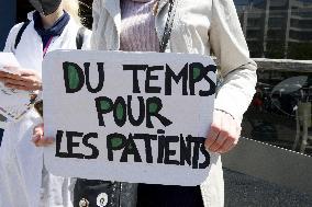 Caregivers, doctors, nurses Protest - Paris